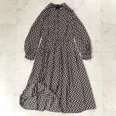 ANAYI キャットプリントギャザー ワンピース　長袖　ワンピース　美品　38 ANAYI キャットプリントギャザー ワンピース 長袖 ワンピース 美品 38