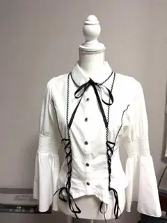 美品　NIBBLE POISON　ブラウス　ホワイト