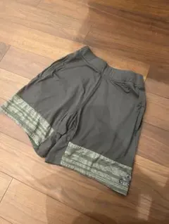 アディダス　ハーフパンツ　カーキ