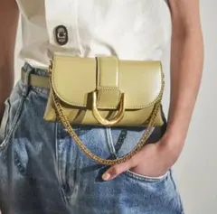 4way チャールズアンドキース メタリックバックル クロスボディバッグ