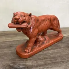 Vintage 昭和レトロ 置物 木彫り 虎 大型 和室 店舗 縁起物 Vintage 昭和レトロ 置物 木彫り 虎 大型 和室 店舗 縁起物 | Mercari