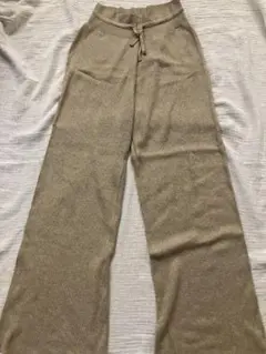 ウォッシャブルニットリブパンツ M ベージュ　ユニクロ　UNIQLO 産後