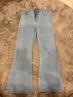 Bershkaブーツカットデニム フレアデニム