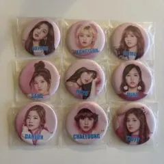 TWICE 缶バッジ セット TWICE 5TH WORLD TOUR 缶バッジ2個セット - メルカリ