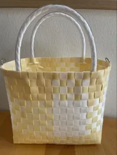 Item thumbnail for item e384d88a-ae9b-406f-a387-f6a63892c231