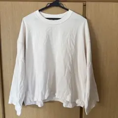 ユニクロ アイボリー トップス 長袖