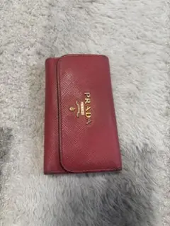 PRADA サフィアーノ キーケース レッド - メルカリ