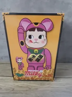 BE@RBRICK 不二家 ペコちゃん 蛍光ピンク 100% & 400%のサムネイル