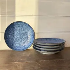 青い花柄の皿 5枚セット