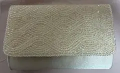 アイボリー ビーズ装飾 クラッチバッグ