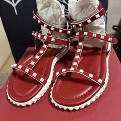 VALENTINO レッド スタッズ付きサンダルのサムネイル