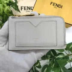 フェンディ　フラグメントケース　コインカードホルダー　アイボリー　ダイヤモンド