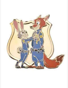 ズートピア　ピンバッジ　ジュディ＆ニック　卒業　ディズニーストア　10周年