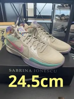 タイタン × ナイキ サブリナ2 