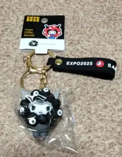 サンリオ ミャクミャク 黒 立体 キーホルダー　クロミ