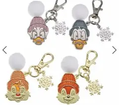 ディズニーストア  シークレットチャーム ニット帽  クリスマス デイジーダック