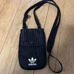 adidas ストライプ　スマホケース