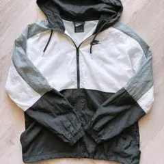 Nike ナイキ　フード付き ウィンドブレーカー M ジャケット