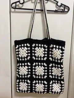 グラニースクエア トートバッグ 黒と白
