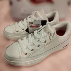 SKECHERS ホワイト スニーカー　アーチフィット