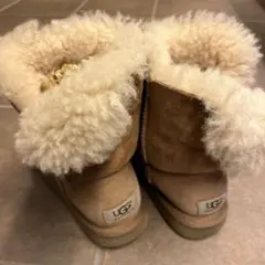 UGG ムートンブーツ ベージュ ボタン付き