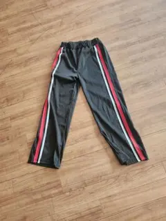 スリット入り黒スポーツパンツ S/XS