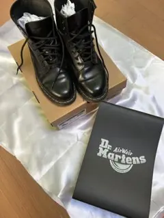 Dr.Martens 1460 8 ホールブーツ