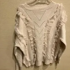 フリル付きライトベージュニット☆ディノス