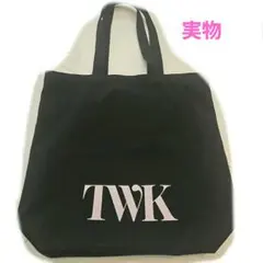 Item thumbnail for item d1fb7ea7-42a0-431c-be4a-bd57e043f2c2