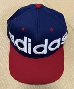 ☆【新品　未使用品】adidas 　ネイビー/レッド キャップ