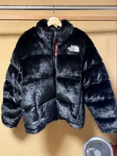 THE NORTH FACE × Supreme ダウンジャケット ファーヌプシのサムネイル