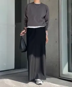 「アンドミー」クルーネック無地ボーダー長袖ニットトップス