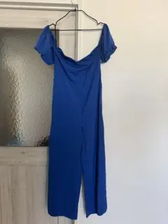 青いオフショルダー パフスリーブオールインワンサロペット