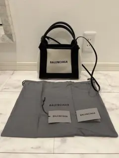 【美品✨】BALENCIAGA バレンシアガ ネイビーカバス XS バッグのサムネイル