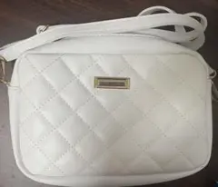 ホワイト ショルダーバッグ