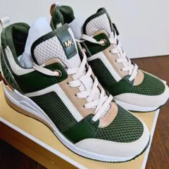 新品　マイケルコースMICHAEL KORS　厚底スニーカー緑×ベージュ24㎝