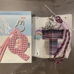 ラブブ　PIN FOR LOVE イニシャル　アルファベット　キーリングT