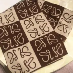 モ*ー様 新品　ロエべっぽ柄 大柄マフラー