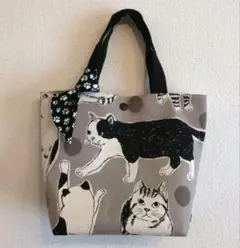 【35】ハンドメイド　トートバッグ　ハチワレ　トラ猫　リボン