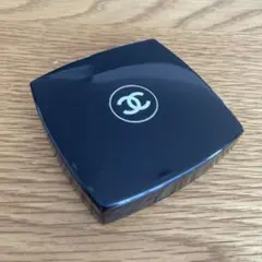 CHANEL シャネル レ キャトル オンブル 25 ヴァリアシオンのサムネイル