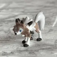 ポケモン　ルガルガン(真昼の姿) フィギュア