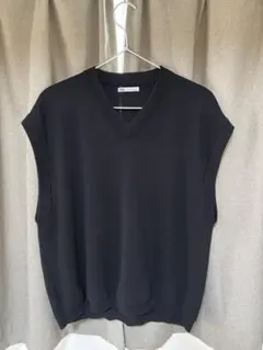 ZARA Vネック ニットベスト ブラック　ザラのサムネイル