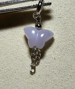 ミャンマー産 天然本翡翠A貨　紫色蝶々,チャーム,ペンダントネックレス鑑定書付き