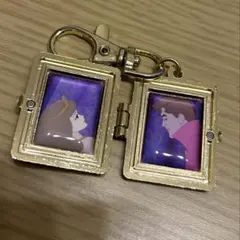 ディズニーストア　プリンセス　シークレットキーホルダー