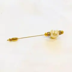 大粒パールのエレガントブローチ　ゴールド　パーティー　アクセサリー