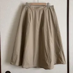 GU ベージュ フレアスカート