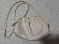 SPIRALGIRL クリーム色 ギャザー入りショルダーバッグ