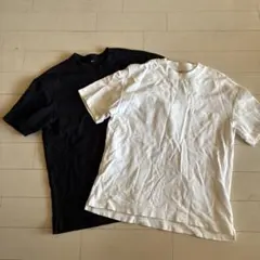 ユニクロ 黒と白のポケット付きTシャツ2枚セット