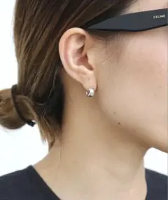 ジプフィー　エナメルモアサナイトイヤリング　ピアス　ホワイト　ゴールド　両耳 ジプフィー エナメルモアサナイトイヤリング ピアス ホワイト ゴールド