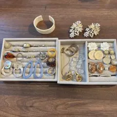 遺品整理 アクセサリー まとめ売り ヴィンテージ 即購入⭕️早い者勝ち M*y様 【着払い/300円〜】遺品整理 アクセサリー 大量 まとめ売り CHA